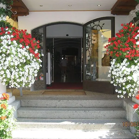 Salvator Hotel